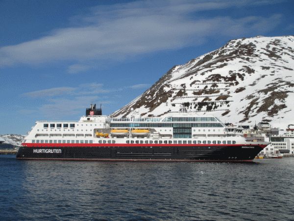Shipping company Hurtigruten appointed AGUNSA as shipping agent in the Antarctic territory