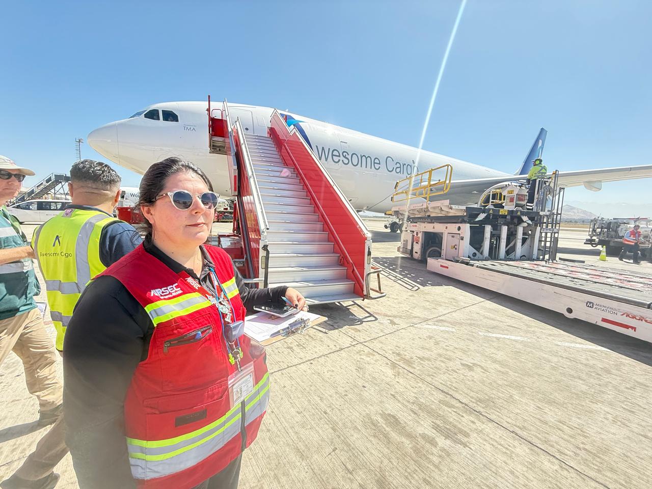 Seguridad aeroportuaria de alto nivel en el arribo de Awesome Cargo al AMB