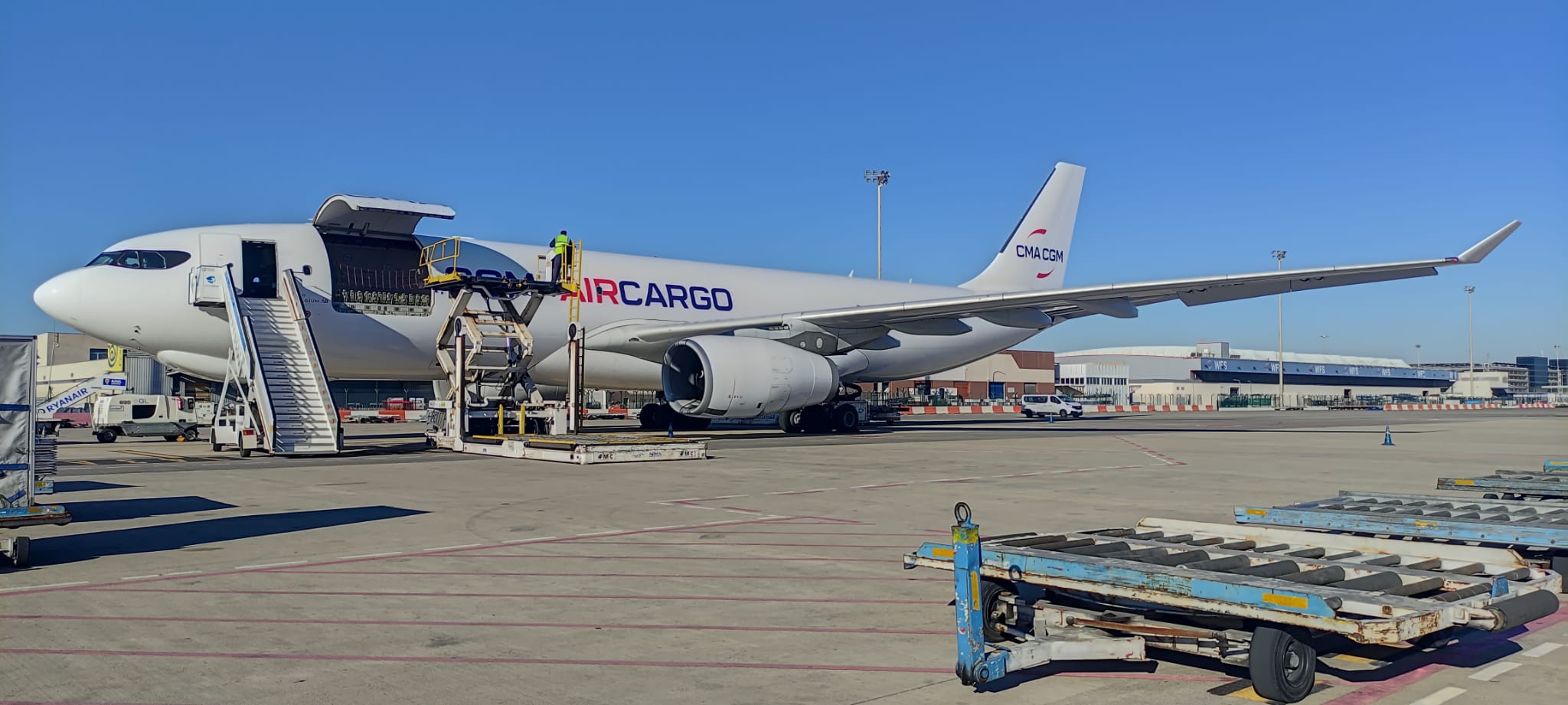 AGUNSA EUROPA/ DIR realiza un servicio logístico integral