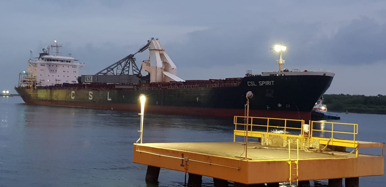 Atención de nave carbonera por AGUNSA Guatemala
